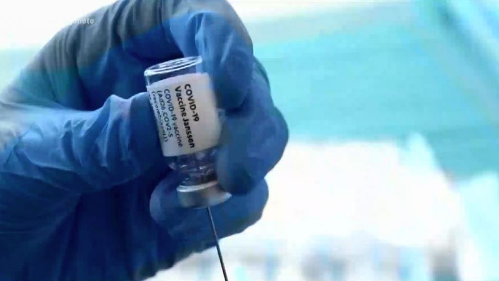 Κορωνοϊός: Άνοιξε η συζήτηση για τα προνόμια των εμβολιασμένων