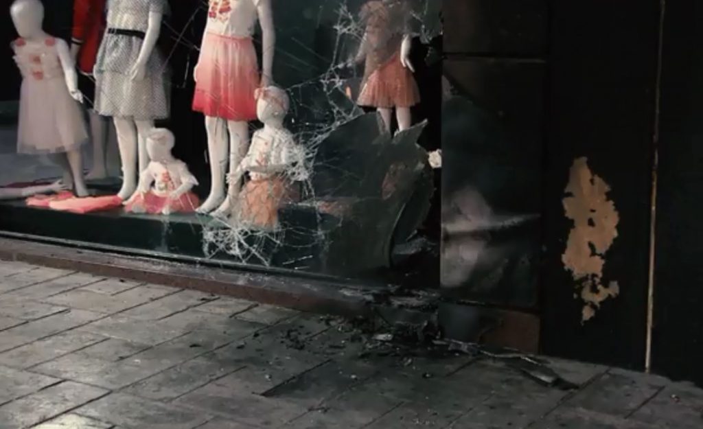 Διπλή εμπρηστική επίθεση σε επιχειρήσεις της συζύγου του Νίκου Χαρδαλιά