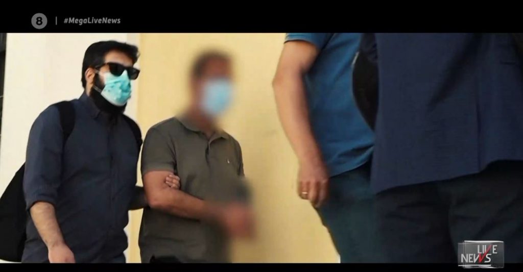 Ανάβυσσος: «Ξεσκονίζουν» κινητό & laptop του 48χρονου δασκάλου – «Ήταν λάθος μου»