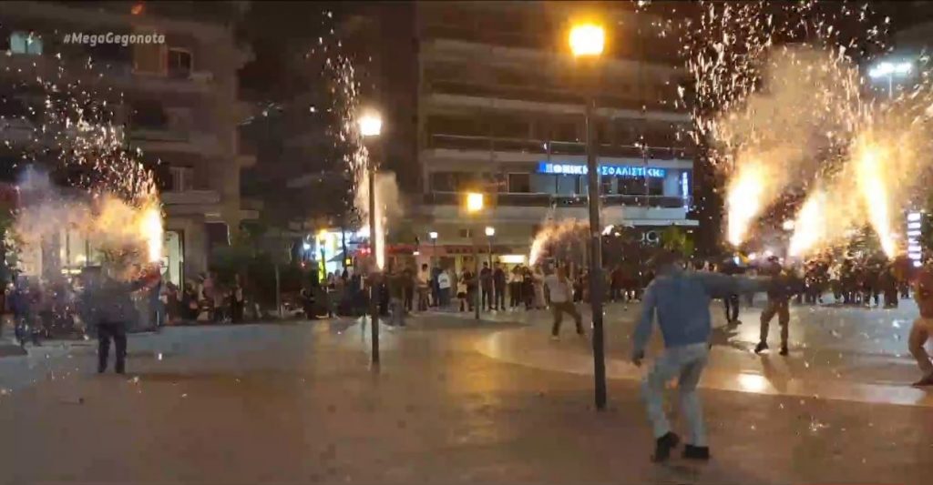 Περιφορά Επιταφίου: Εντυπωσιακά έθιμα σε Αγρίνιο & Μυτιλήνη