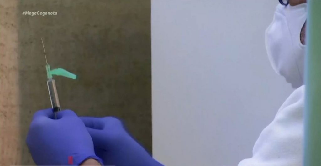 Κορωνοϊός: Ανεβαίνουν οι ταχύτητες στους εμβολιασμούς