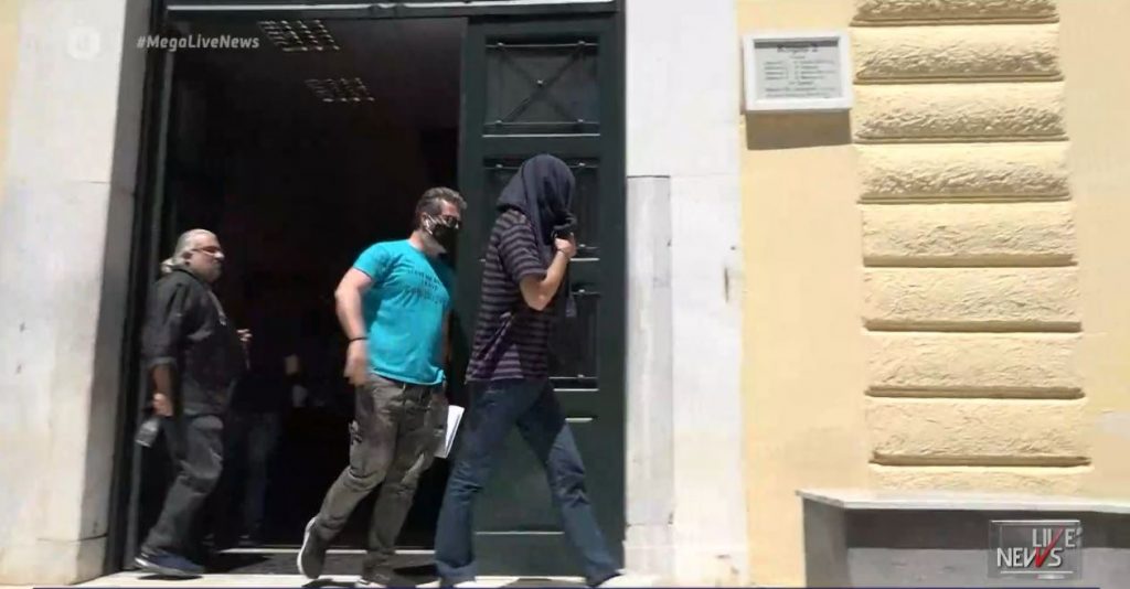 Νέα Σμύρνη: Αναβλήθηκε για τις 14 Μαΐου η δίκη του 22χρονου επιδειξία – Αφέθηκε ελεύθερος