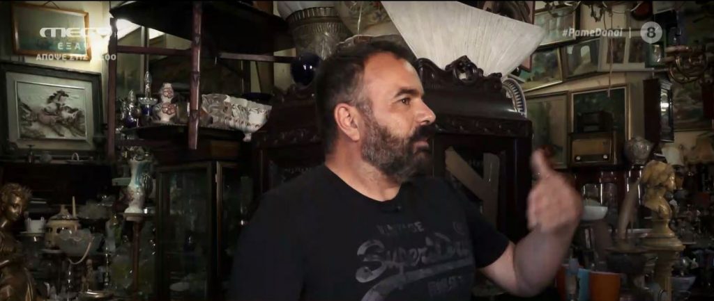 Βασίλης Καλλίδης: Έφτιαξα το σπίτι μου από παρατημένα αντικείμενα