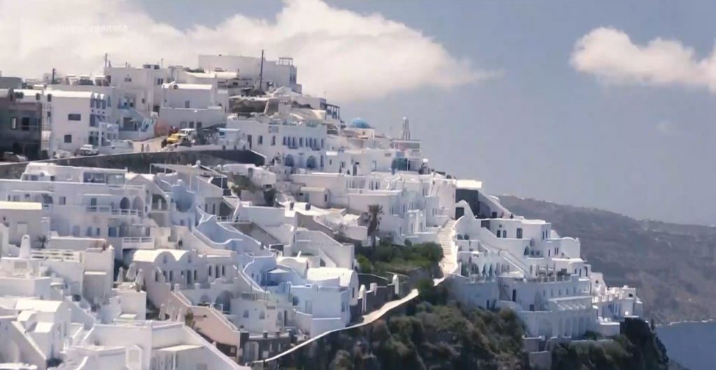 Σαντορίνη: Συγκρατημένη αισιοδοξία για τη φετινή τουριστική σεζόν