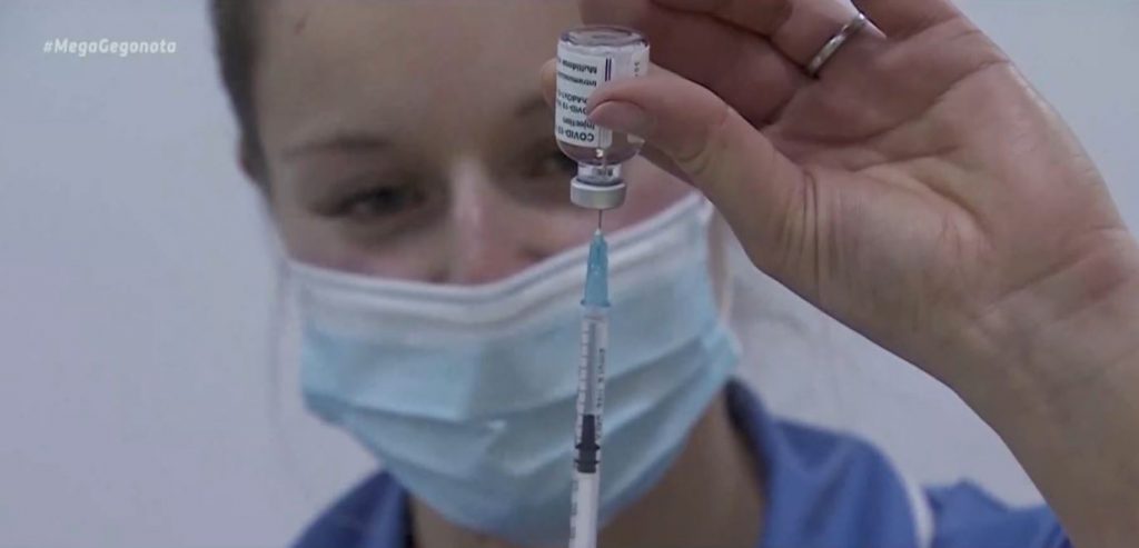 «Βόμβα» Άδωνι για όσους δε θέλουν να εμβολιαστούν: Μία επιχείρηση μπορεί να απολύσει έναν υπάλληλο εάν θέτει σε κίνδυνο τους άλλους