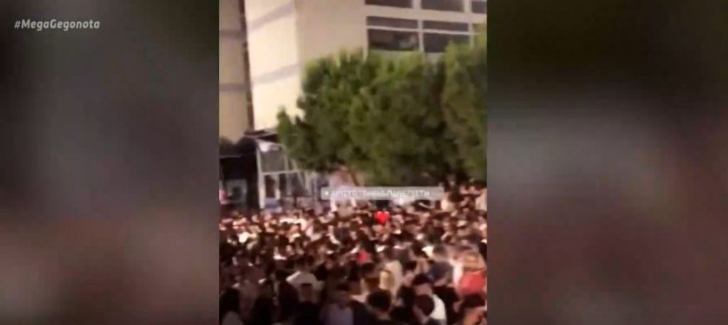 Δεν έχουν τέλος τα κορωνοπάρτι παρά την άρση των απαγορεύσεων