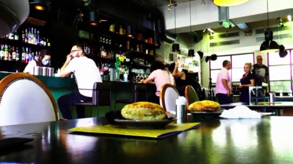 Διασκέδαση, φαγητό και ποτό σε δύο ταχύτητες