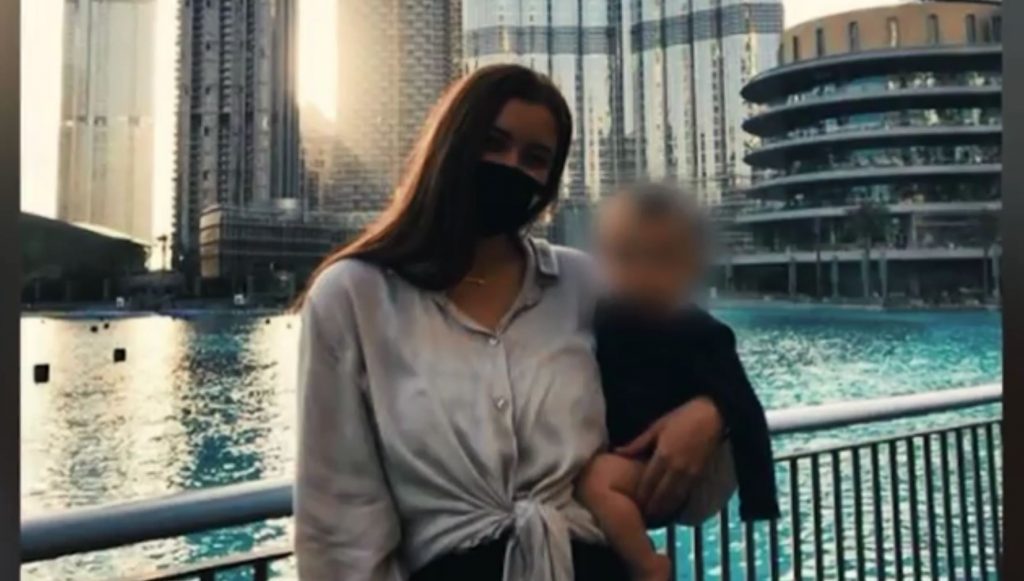 «Χάσαμε την κόρη μας, θέλουμε το εγγόνι μας» λέει η οικογένεια της Καρολάιν