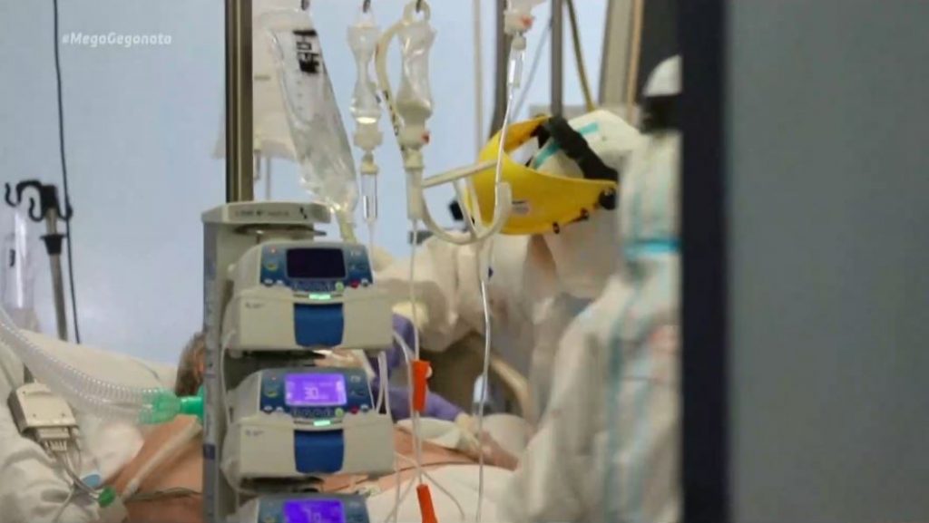 «Έσχατη λύση» ο υποχρεωτικός εμβολιασμός γιατρών και νοσηλευτών