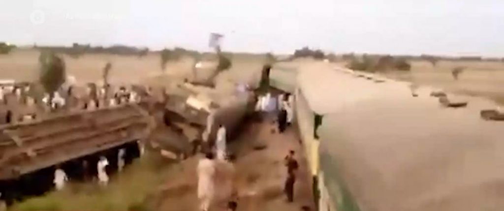 Πακιστάν: Δεκάδες νεκροί & τραυματίες σε σύγκρουση τρένων