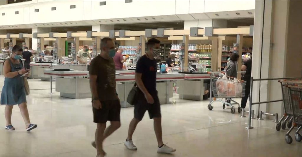 Μπαράζ αυξήσεων στα ράφια των σούπερ μάρκετ & στα καύσιμα