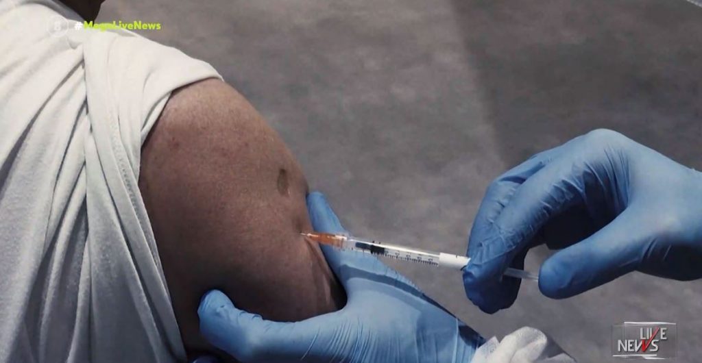 Ασκληπιείο: Καταγγελία σοκ για γιατρό που έκανε «μαϊμού» εμβολιασμούς – Τι υποστηρίζει στο LIVE NEWS