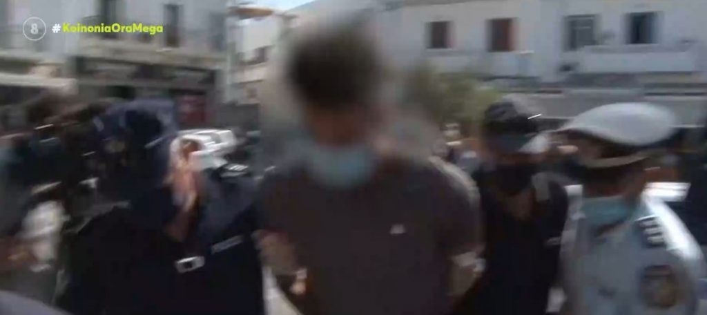 Δολοφονία στη Φολέγανδρο: Η Γαρυφαλλιά ξυλοκοπήθηκε άγρια, σύρθηκε και πετάχτηκε στα βράχια από τον 30χρονο – Προφυλακιστέος ο δράστης