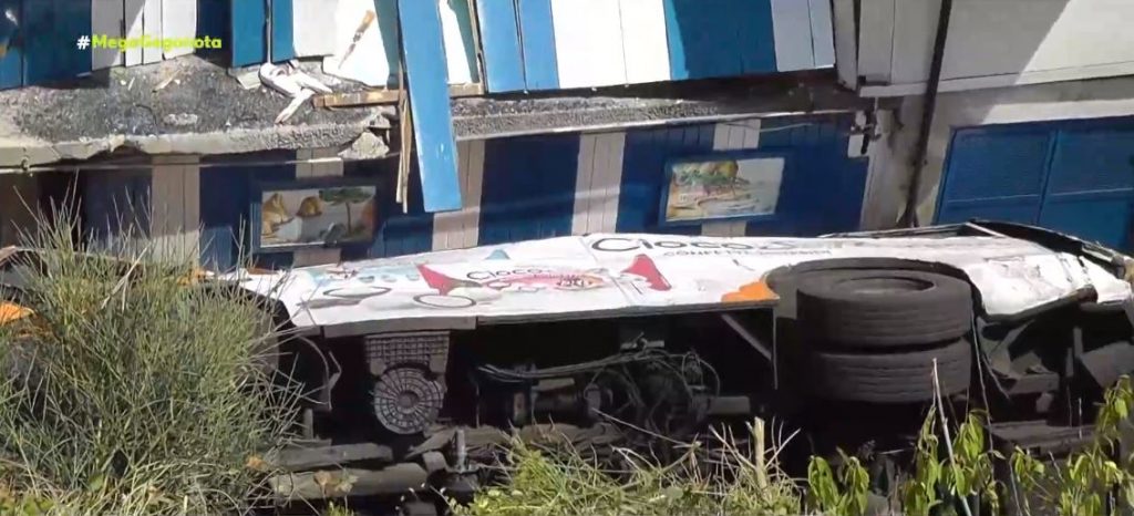 Κάπρι: Βουτιά στο κενό για τουριστικό λεωφορίο – Ένας νεκρός και 28 τραυματίες