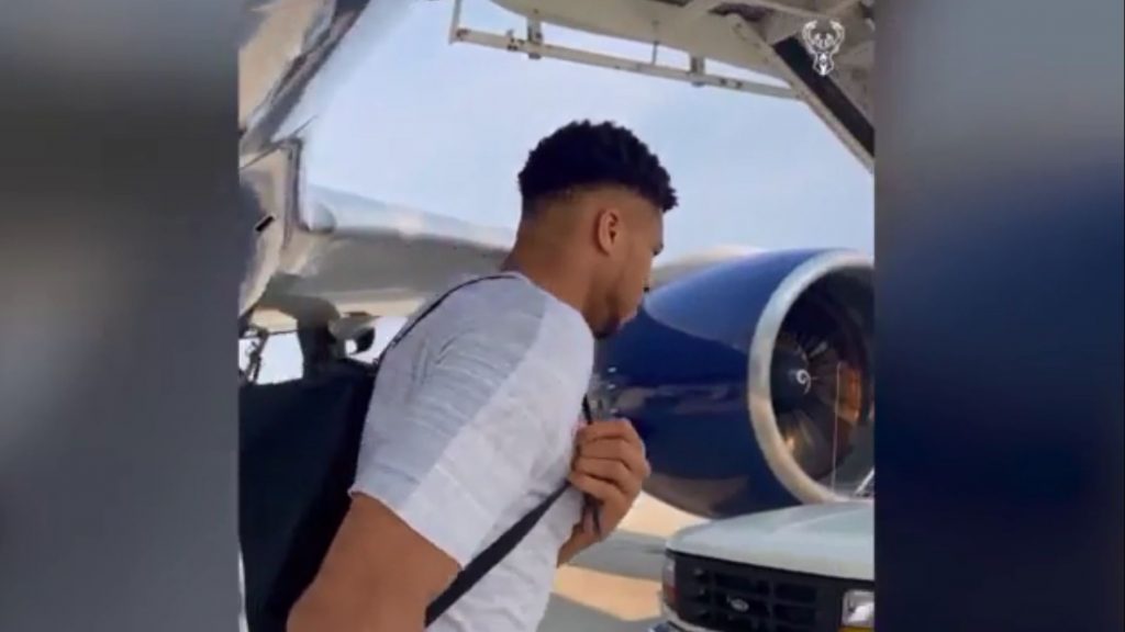 Με Greek Freak στην Αριζόνα οι Μπακς για τους πρώτους τελικούς