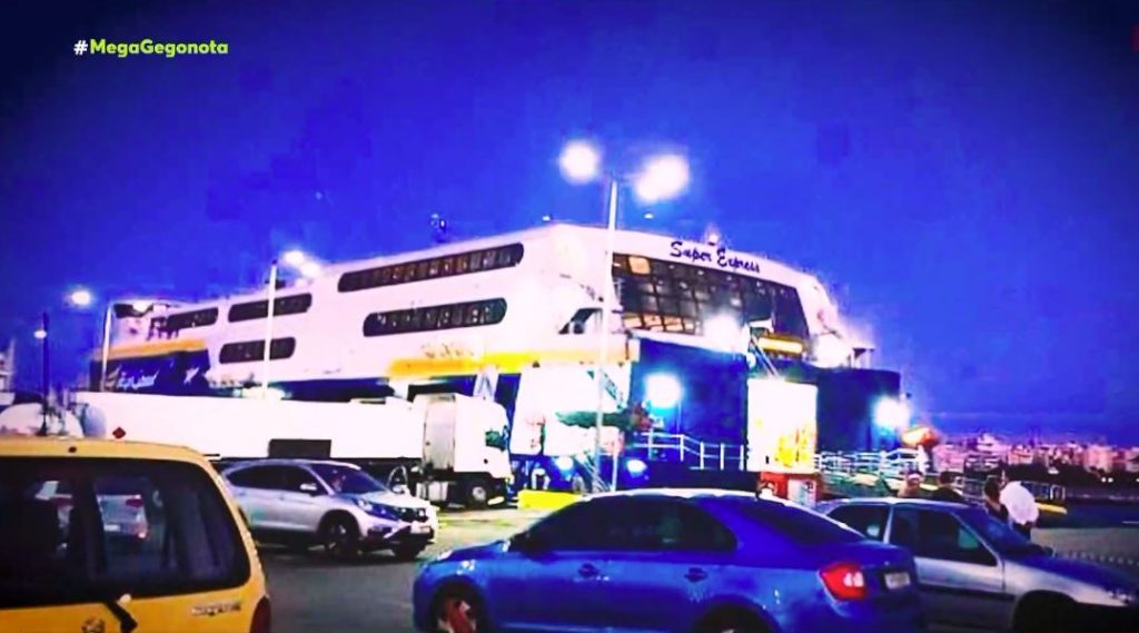 Δεκάδες κρούσματα μετά από beach party στην Ίο