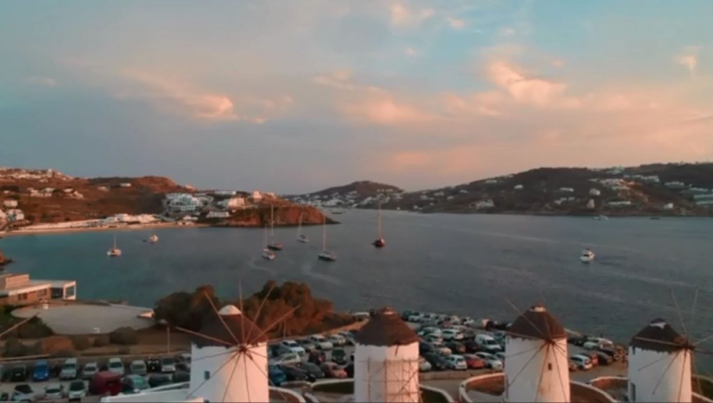 Συνωστισμός… διασήμων στη Μύκονο για χλιδάτες διακοπές και ξέφρενα πάρτι