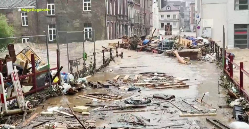 Γερμανία: Δεκάδες νεκροί & αγνοούμενοι από τις πλημμύρες – Προβλήματα και στο Βέλγιο