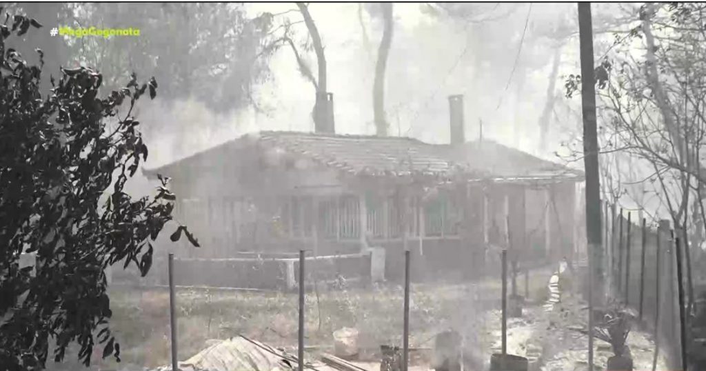 Φωτιά: Πύρινη κόλαση σε Σταμάτα, Ροδόπολη & Διόνυσο – Εμπρησμό καταγγέλλουν οι κάτοικοι