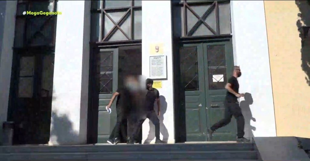 Ηλιούπολη: Προφυλακιστέος ο τρίτος κατηγορούμενος που εξέδιδε την 19χρονη