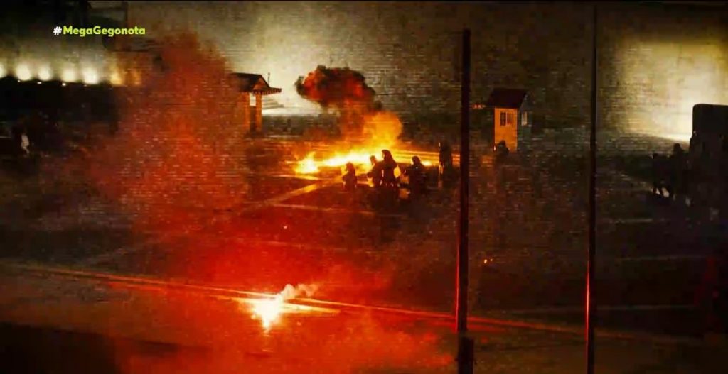 Αντιεμβολιαστές: Άγρια επεισόδια με την αστυνομία – Προσαγωγές & μολότοφ στο κέντρο της Αθήνας