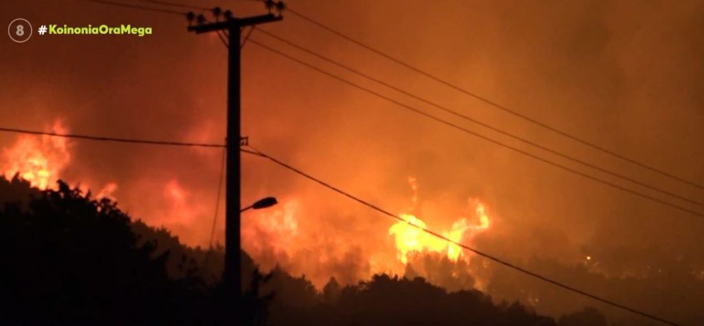Πύρινη επέλαση στην ανατολική Μάνη – Εντολή εκκένωσης 8 χωριών
