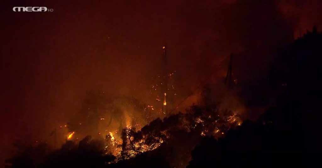 Σε πύρινη πολιορκία η χώρα – Το Mega σε όλα τα πύρινα μέτωπα – Συνεχείς αναζωπυρώσεις