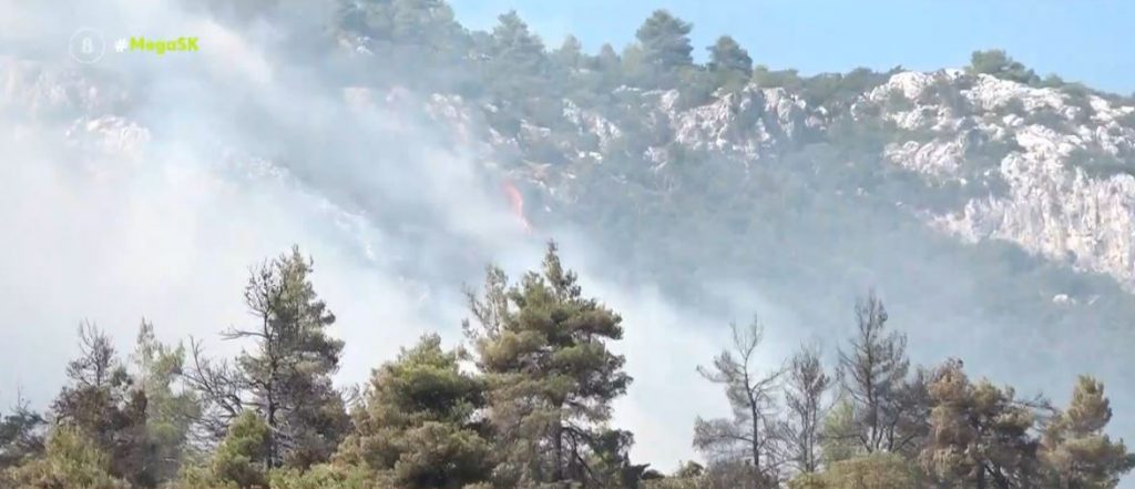 Εύβοια – Δραματική έκκληση των κατοίκων – «Καιγόμαστε, είμαστε μόνοι μας, έλεος!»