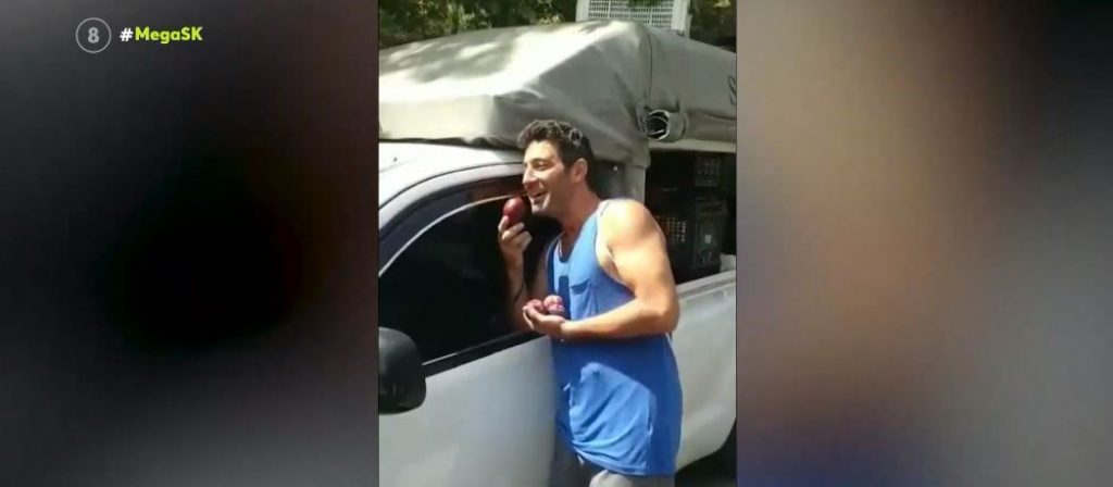 Ο Λευτέρης Ελευθερίου σε ρόλο μανάβη