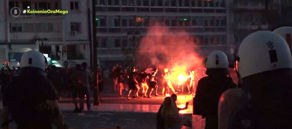 Συγκέντρωση αντιεμβολιαστών στο Σύνταγμα – Σε 47 προσαγωγές προχώρησε η Αστυνομία