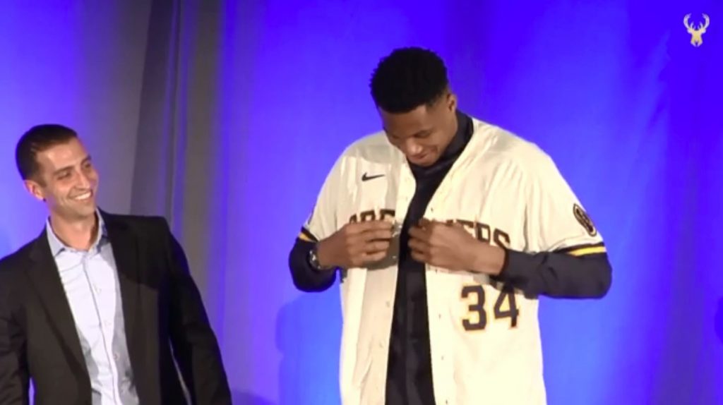 Επενδύει σε ομάδα μπέιζμπολ του Μιλγουόκι ο Γιάννης Αντετοκούνμπο