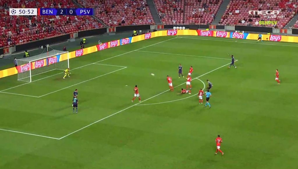 Μείωσε 2-1 η PSV με τον Γκάκπο