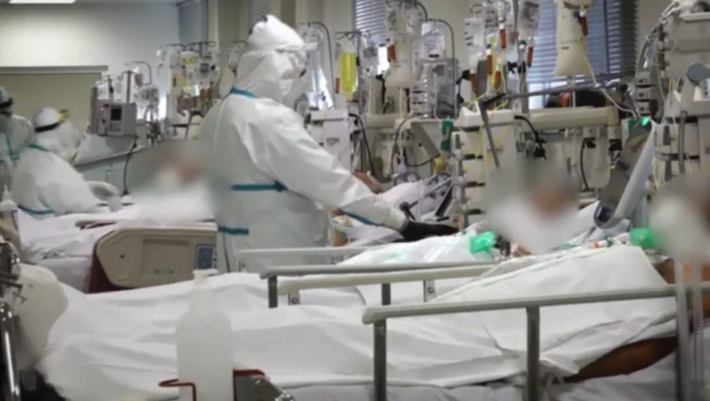 Στη δίνη του κορωνοϊού η χώρα – Ασφυκτική πίεση στα νοσοκομεία