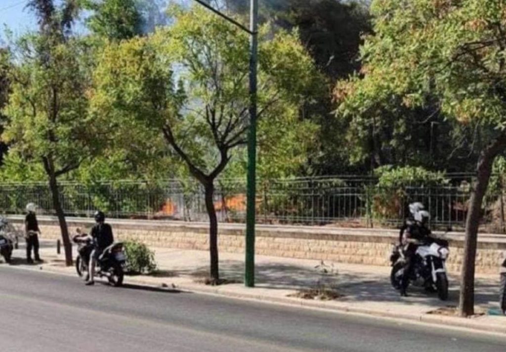Φωτιά στο Πεδίον του Άρεως – Απόπειρα εμπρησμού και μία σύλληψη