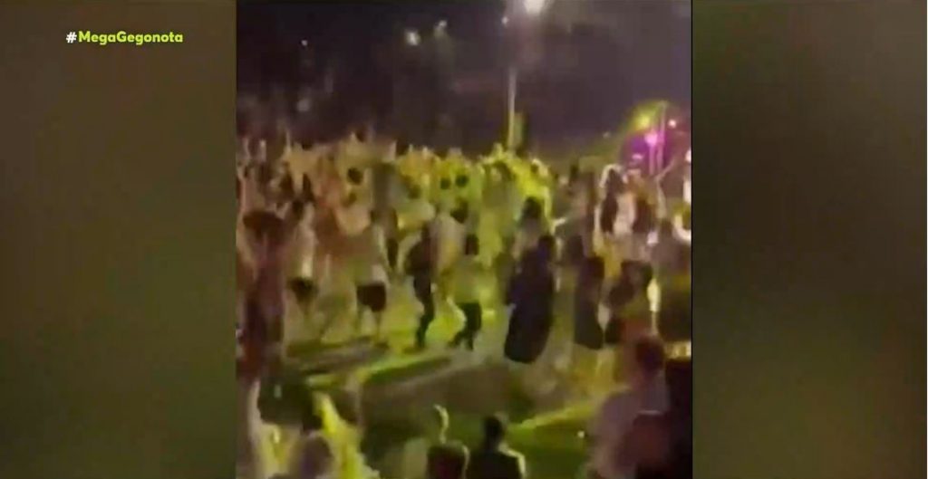 Λιβαδειά – Γλέντι & απίστευτος συνωστισμός σε συναυλία