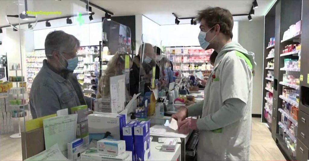 Κορωνοϊός – Ιδιώτες γιατροί & φαρμακοποιοί στην κατηγορία των υποχρεωτικών εμβολιασμών