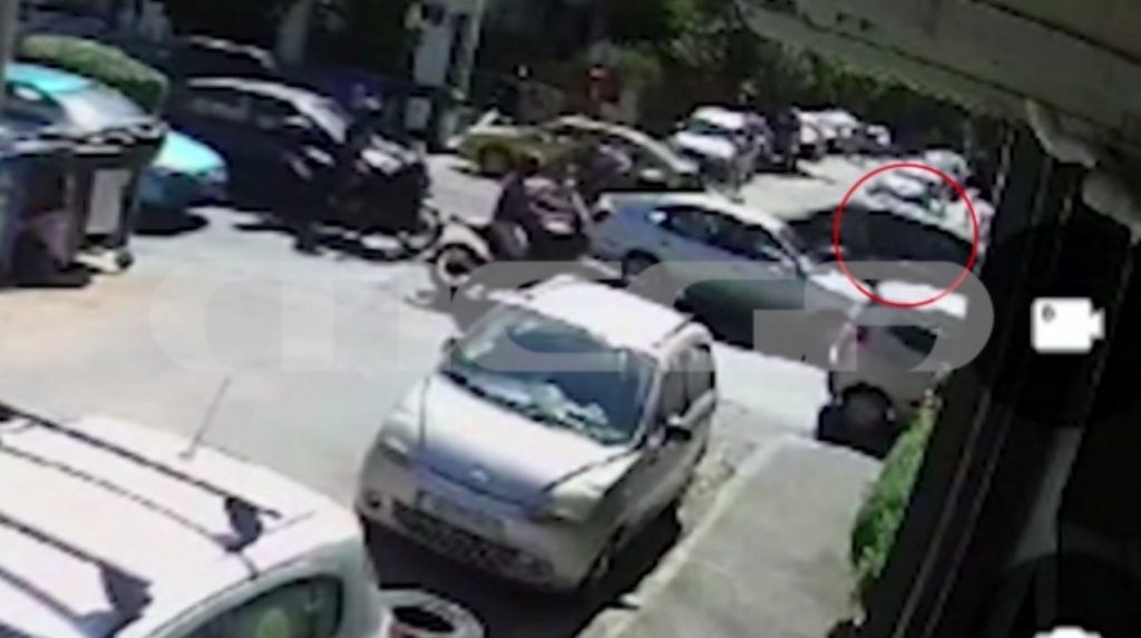 Βίντεο – ντοκουμέντο από τη σύλληψη του δραπέτη που λήστεψε τράπεζα στη Μητροπόλεως
