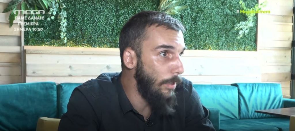 Δημήτρης Ρόκκος – Ο ταλαντούχος μουσικός μιλά για την οικογένειά του, την πορεία του και ρίχνει τα «βέλη» του στην Ιωάννα Τούνη