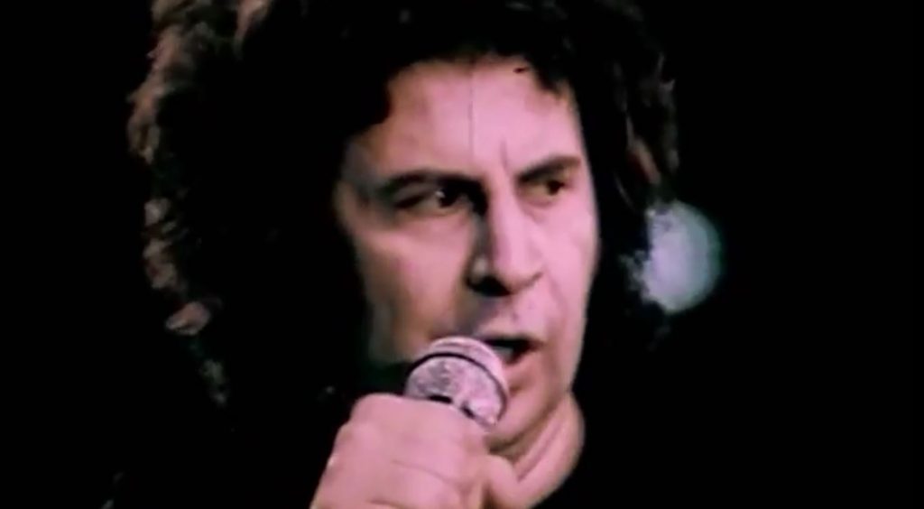 Ο πολιτικός Μίκης Θεοδωράκης που σημάδεψε την σύγχρονη Ελλάδα