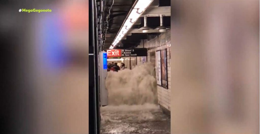 ΗΠΑ – Εικόνες απόλυτης καταστροφής μετά τις πλημμύρες – Δεκάδες νεκροί