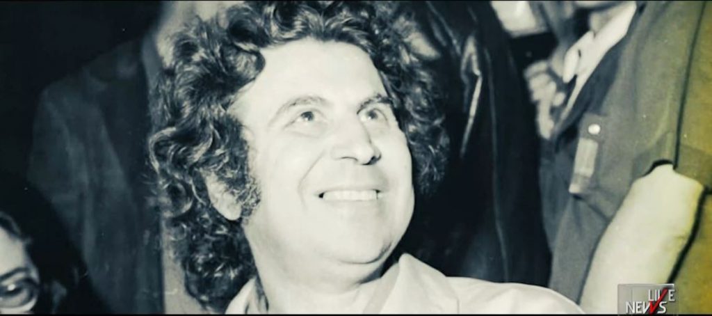 Μίκης Θεοδωράκης – Η Ελλάδα αποχαιρετά τον εμβληματικό δημιουργό – Δεύτερη μέρα για το λαϊκό προσκύνημα