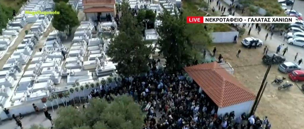 Μίκης Θεοδωράκης – Στην αγκαλιά της κρητικής γης ο σπουδαίος Έλληνας – Πέρασε στην αιωνιότητα