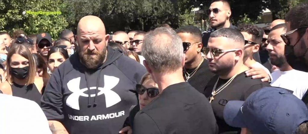 Mad Clip – Το τελευταίο «αντίο» στον τράπερ που έχασε τη ζωή του στην άσφαλτο