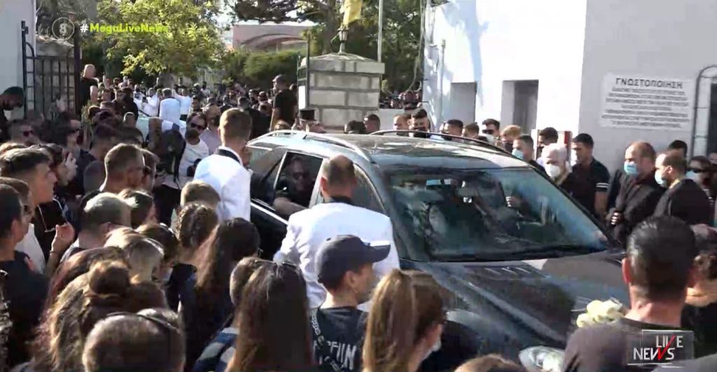 Mad Clip – Στο κοιμητήριο Παλαιού Φαλήρου η σορός του