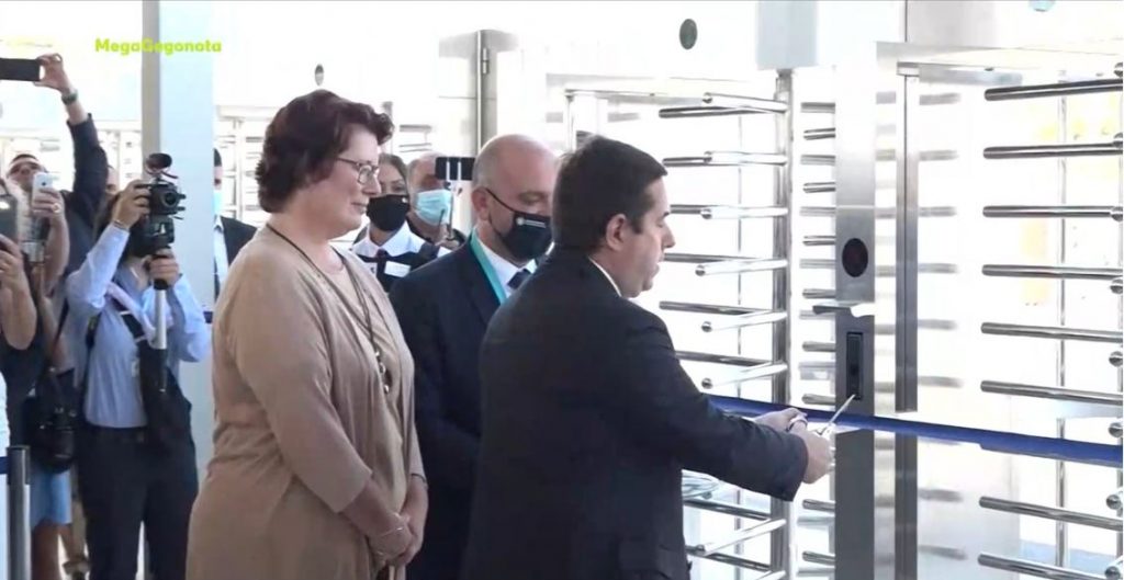 Σάμος – Εγκαινιάστηκε η νέα δομή προσφύγων