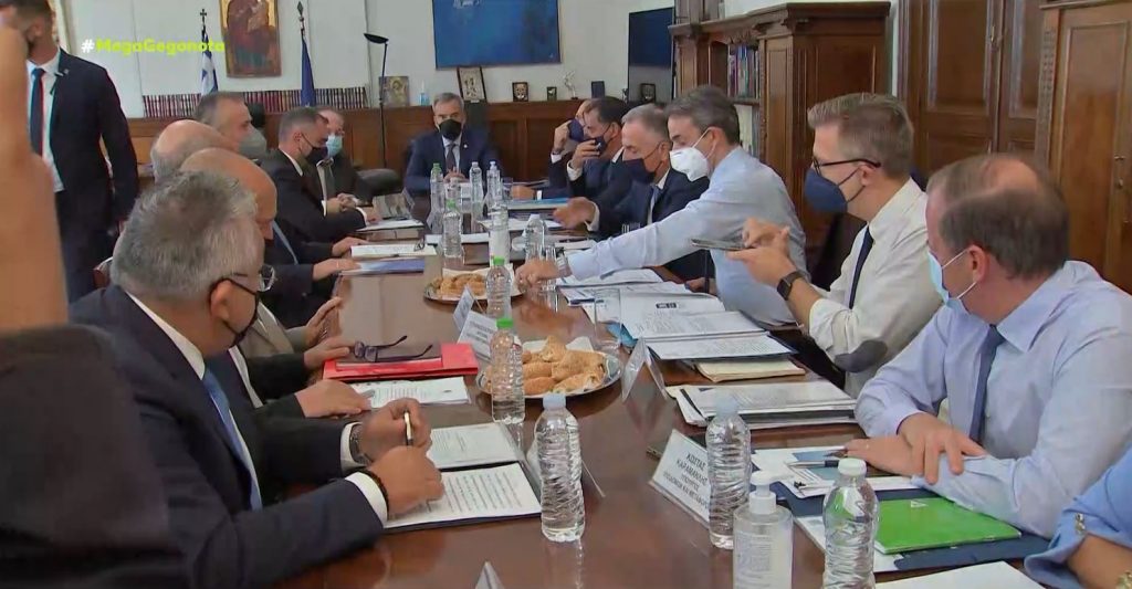 Ανασχηματισμός – Εντείνεται η αντιπαράθεση μετά το φιάσκο Αποστολάκη