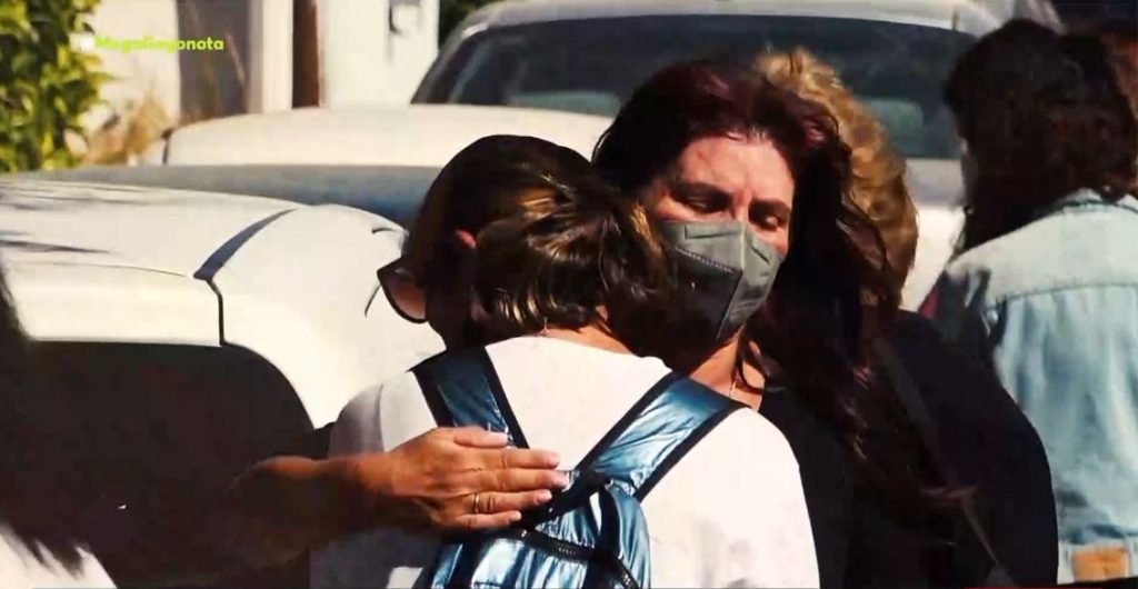 Γυναικοκτονία στη Ρόδο – Ράγισαν καρδιές στην κηδεία της αδικοχαμένης Ντόρας