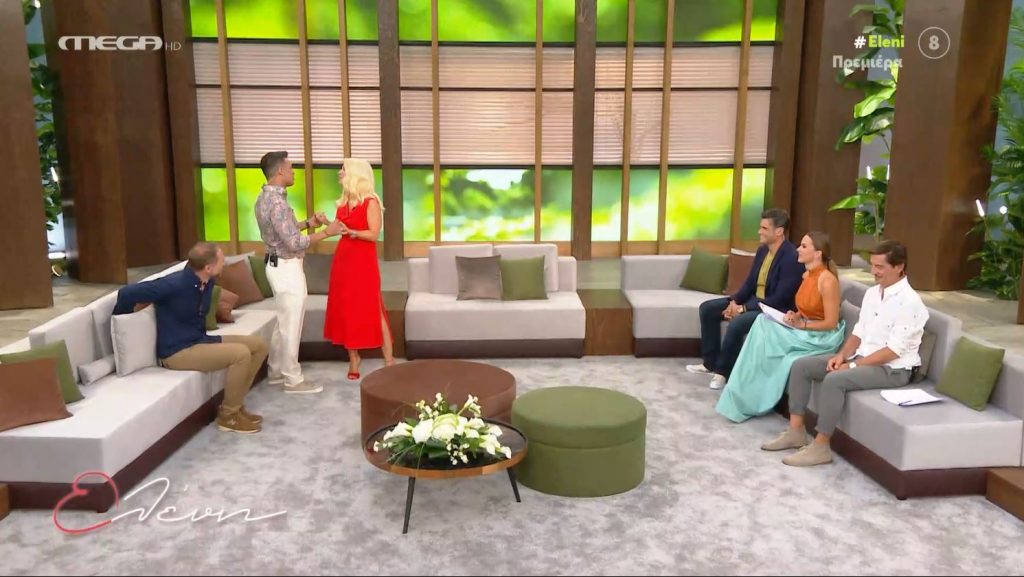 «Ελένη» – Η Ελένη Μενεγάκη υποδέχεται τους συνεργάτες της