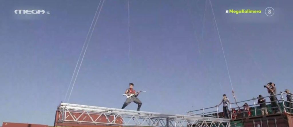 Next Top… ακροβάτες – Τα επίδοξα μοντέλα κρεμάστηκαν μαζί με τις ελπίδες τους για καριέρα στη σκαλωσιά!
