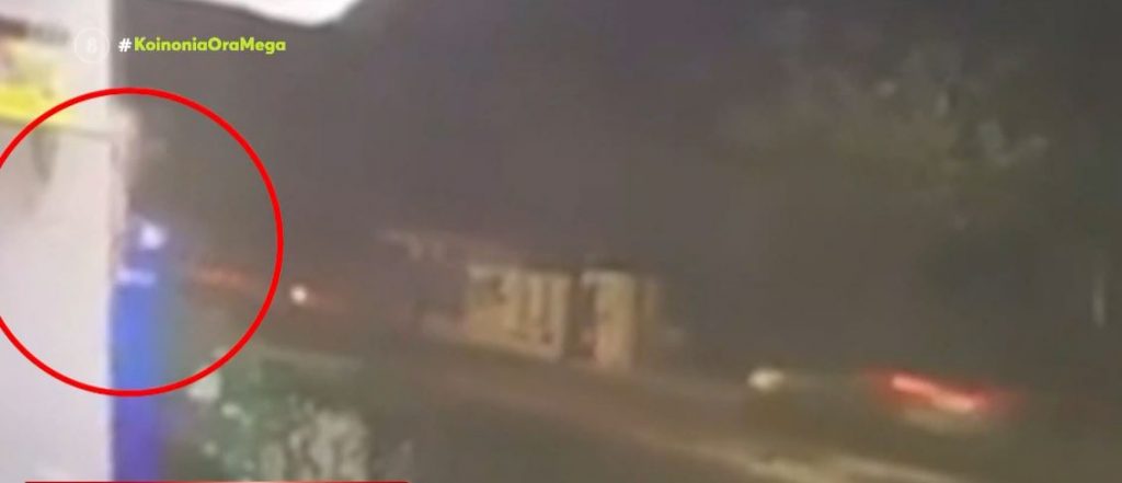 Τροχαίο στη Θηβών – Νεκρός 22χρονος μοτοσικλετιστής – Από θαύμα γλίτωσε ένας περαστικός